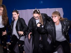 Młodzieżowa grupa teatralna PoZaMarginesem zagrała...