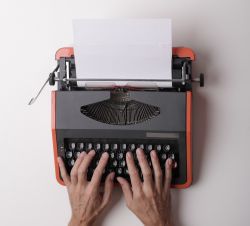 pexels-andrea-piacquadio-3808904