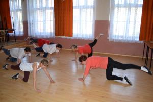 Gimnastyka zdrowotna z instruktorem panią Krysią w Silnie